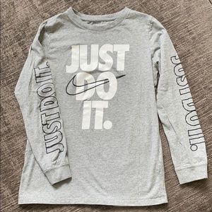 Boys Nike Shirt M